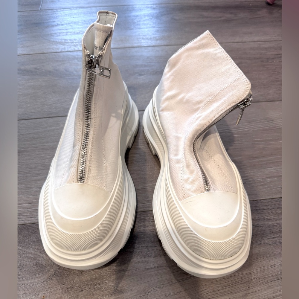 Alexander McQueen white zipper Boots